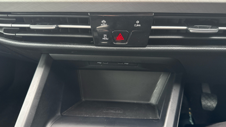 Volkswagen Golf 1.5 TSI 150 Life 5dr Petrol Hatchback